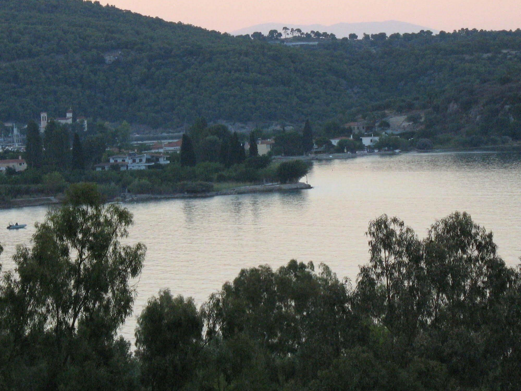 Angelica Villas Hotel Apartments Epidaurus Eksteriør billede